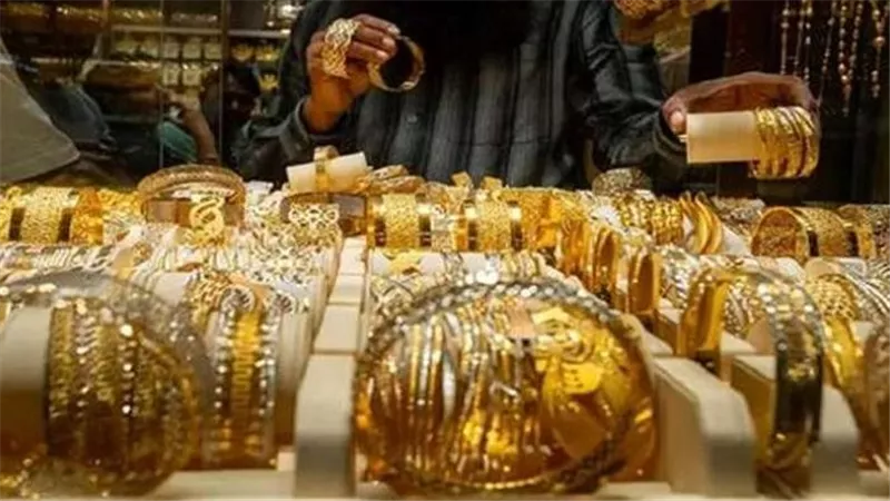 الذهب يشتعل في مصر.. ارتفاع عالمي يدفع عيار 21 إلى أعلى مستوياته