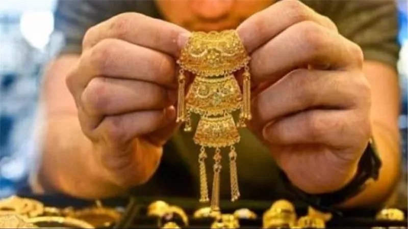 قفزة الذهب تدعم الجنيه الذهب.. أسعار الأعيرة اليوم الأحد في مصر