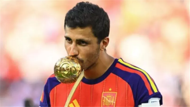 رودري يرفض عرض تجديد مانشستر سيتي.. ويضع ريال مدريد هدفًا محتملًا