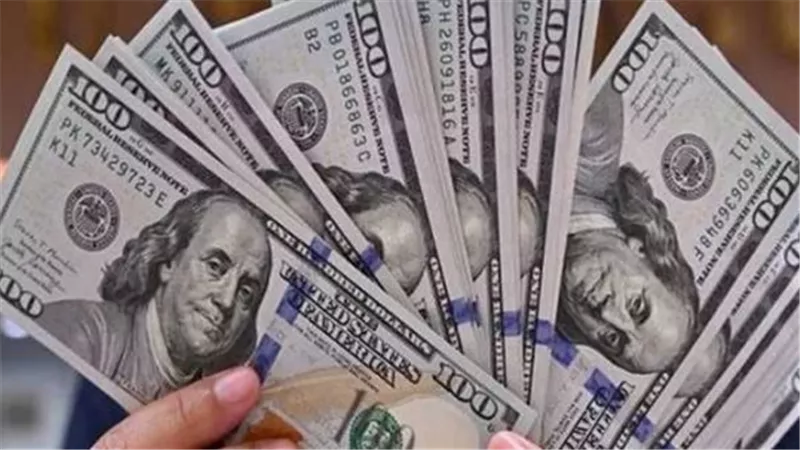 أسباب انخفاض الدولار في مصر خلال تعاملات الإثنين
