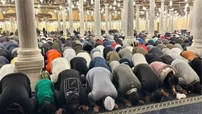 موعد أذان الفجر والمغرب اليوم.. تعرف على مواقيت الصلاة في المحافظات المصرية