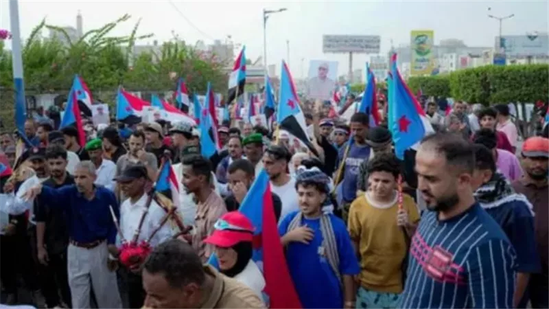 احتجاجات الجنوب تتصاعد.. حشود جماهيرية في عدن تؤكد التمسك بالحقوق ورفض الضغوط السياسية