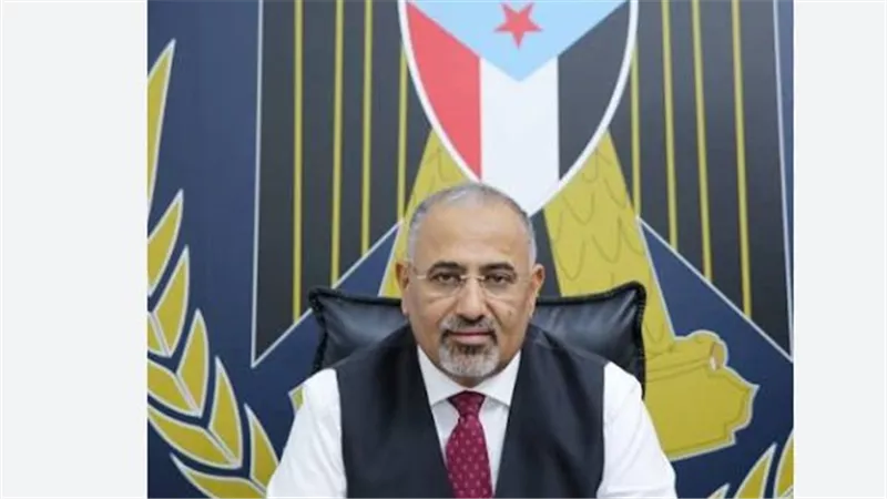 اللواء عيدروس الزبيدي.. مسيرة نضالية صنعت حضورًا سياسيًا وعسكريًا