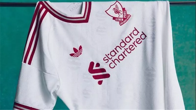 ليفربول يكشف عن القميص الاحتياطي الجديد لموسم 2026-2027