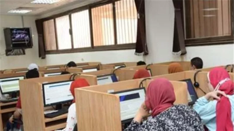 تنسيق المرحلة الأولى 2026.. توافد طلاب الثانوية العامة على معامل التنسيق بجامعة القاهرة