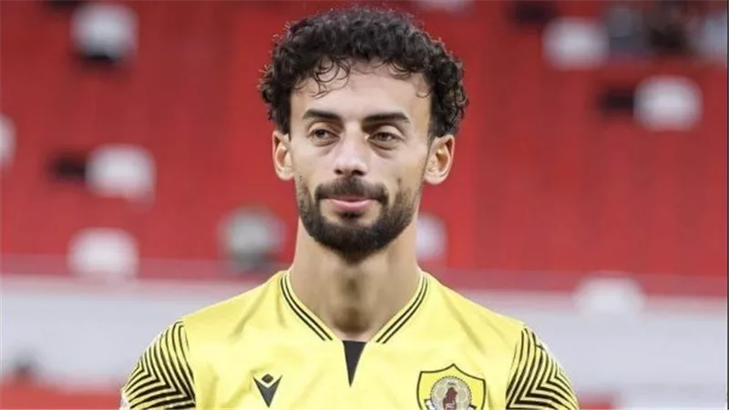 الأهلي أم بيراميدز؟.. مفاجأة بشأن مستقبل أحمد عبد القادر