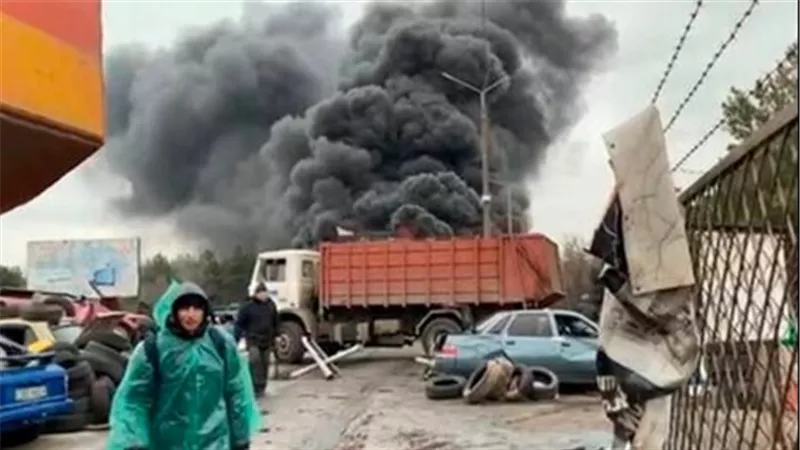 هجوم روسي يضرب زابوريجيا ويشعل حرائق ضخمة في كييف
