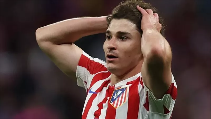 ممثل رودري.. ألفاريز يقترب من اختيار وكيل أعمال جديد لـ “أجل برشلونة” ممثل رودري.. ألفاريز يقترب من اختيار وكيل أعمال جديد لـ “أجل برشلونة”