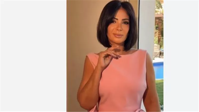 أول بطولة لمنى زكي على منصة شاهد.. ماذا تقدم في «طالع نازل»؟