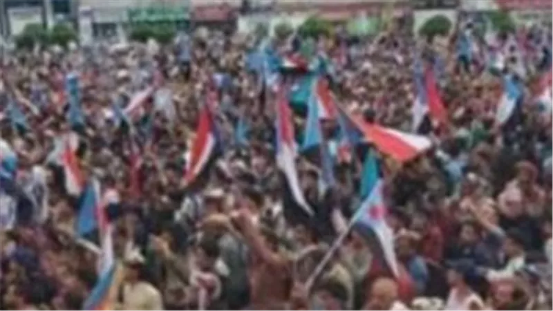 أزمات الخدمات في الجنوب العربي.. تصعيد شعبي يواجه تدهور المعيشة والاقتصاد