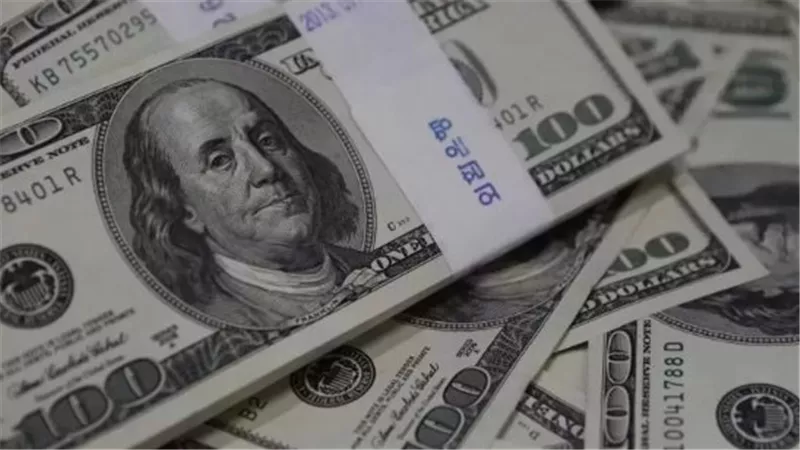 سعر الدولار الآن في البنوك المصرية.. تعرف على آخر الأسعار