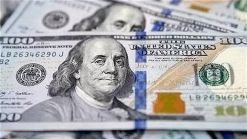سعر الدولار اليوم.. تعرف على أسعار الشراء والبيع في 9 بنوك
