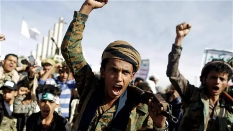 جرائم الحوثيين تتصاعد.. كيف استغلت المليشيا الإرهابية إضعاف جبهات الردع في اليمن؟