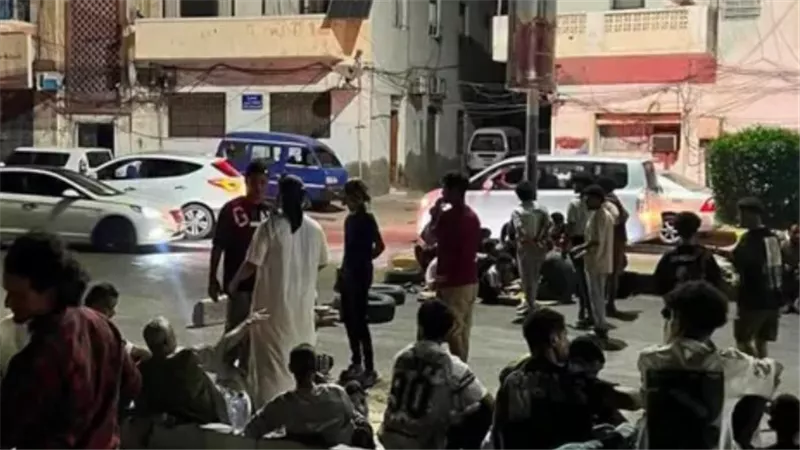 العصيان المدني في عدن يدخل أسبوعه الثاني.. تصعيد سلمي يضع الأوضاع المعيشية والخدمية تحت المجهر