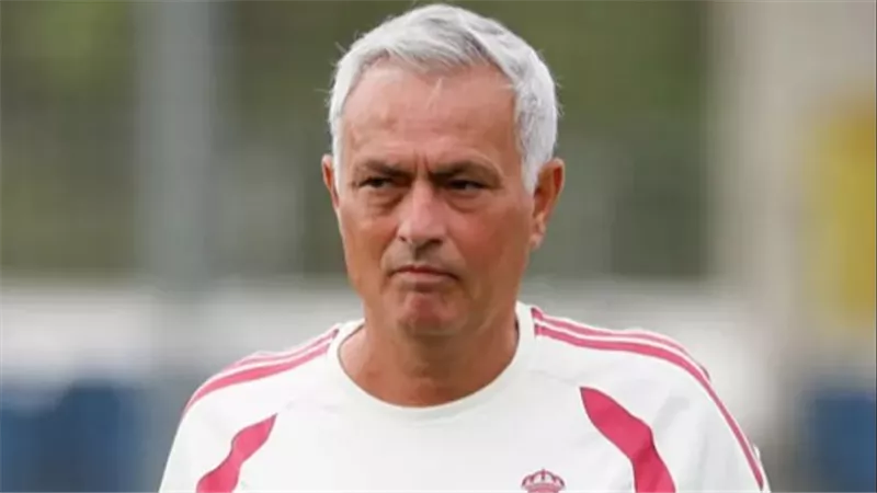 جوزيه مورينيو يفاجئ ريال مدريد: أثق دومًا بالحكام الإسبان