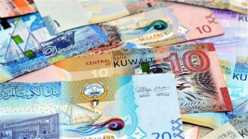 الدينار الكويتي والريال السعودي اليوم.. خريطة أسعار العملات في البنوك المصرية