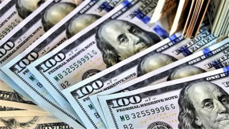 سعر الدولار اليوم.. تفاصيل أسعار الشراء والبيع في البنوك قبل نهاية التعاملات