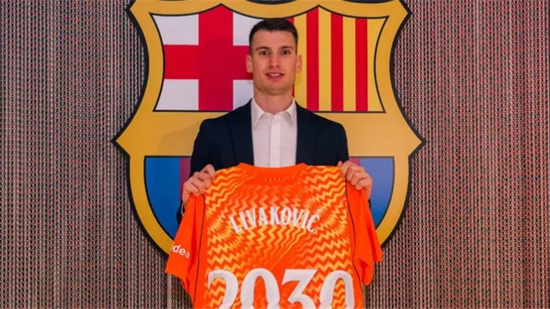 برشلونة يضمّ الحارس دومينيك ليفاكوفيتش.. ويترك مصيره معلقًا