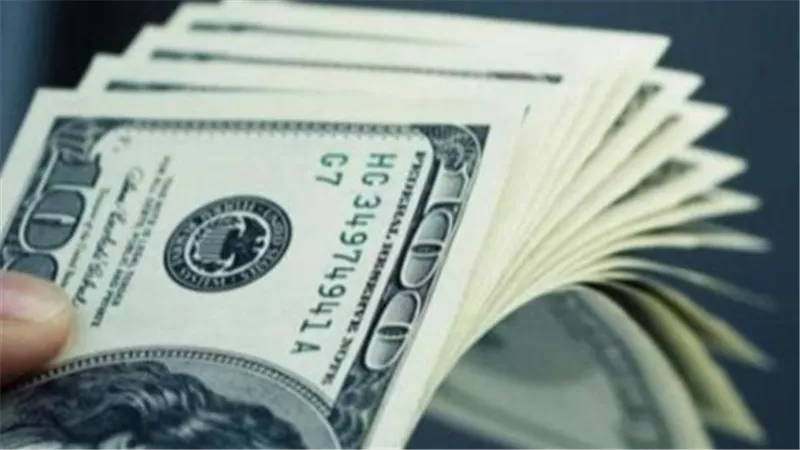 سعر الدولار اليوم في مصر.. مقارنة بين أسعار الشراء والبيع في البنوك