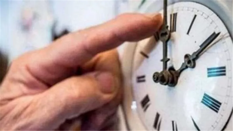 ساعة إضافية للمواطنين.. تفاصيل تغيير الساعة في مصر