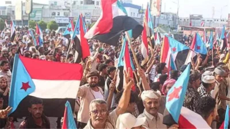 حرب الخدمات في الجنوب.. معاناة معيشية ومحاولات لاستنزاف الإرادة الجنوبية