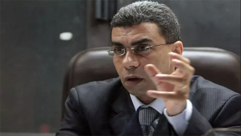 وفاة الكاتب الصحفي المصري البارز ياسر رزق