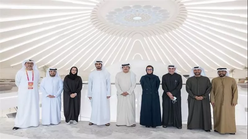 وزيرة الثقافة والشباب الإماراتية تعقد لقاءًا تشاوريًا مع نخبة من المسرحيين الإماراتيين