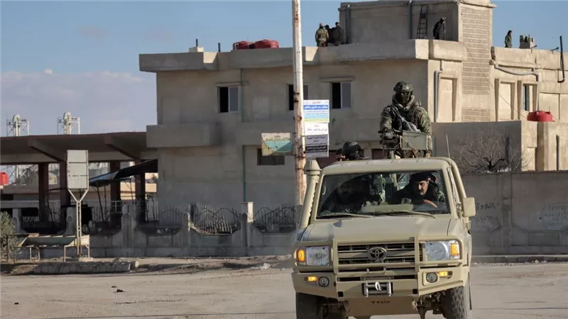«قسد» وداعش يتقاتلان على سجن غويران.. ماذا يحدث في الحسكة السورية؟