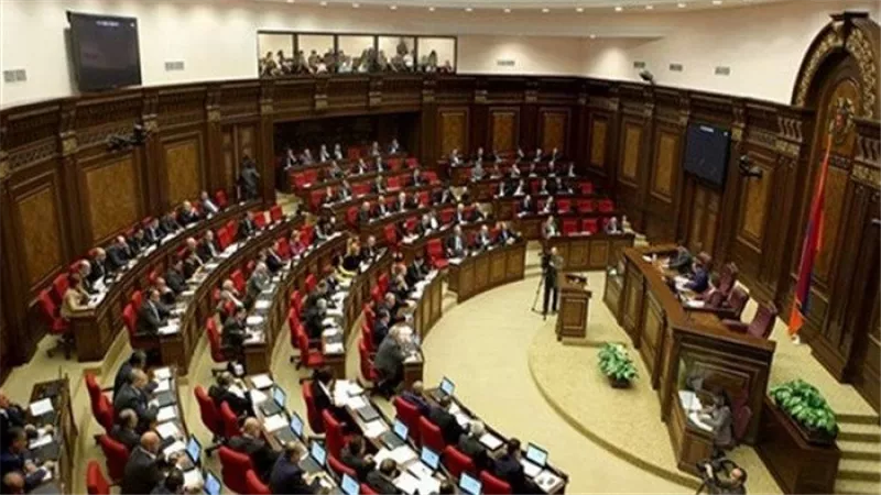 بعد نشر البروتوكول المناسب للبرلمان.. إنهاء صلاحيات رئيس أرمينيا رسميًا