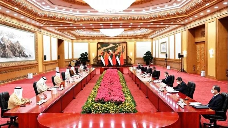 ولي عهد أبوظبي وشي جين بينغ يبحثان استقرار المنطقة