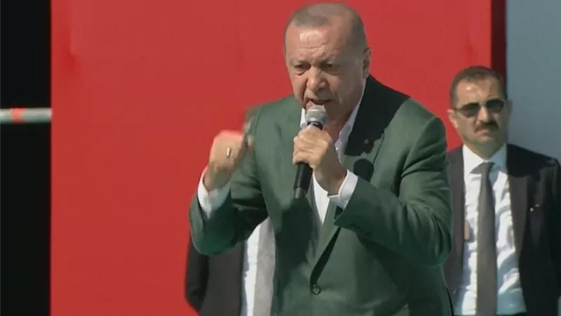 تركيا.. اعتقال 4 مواطنين بعد التعليق على إصابة أردوغان بكورونا