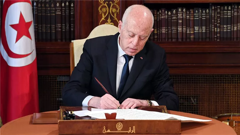 حل مجلس القضاء الأعلى.. الرئيس التونسي يدق المسمار الأخير في نعش الإخوان