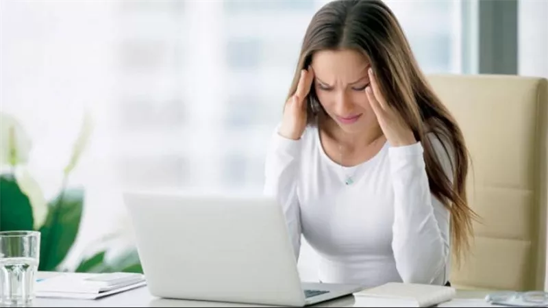 ما وراء الصداع عند الإصابة بمتحور 