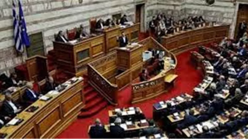 اليونان: سفن الإنزال العديدة على الساحل الغربي لتركيا تهدد الجزر