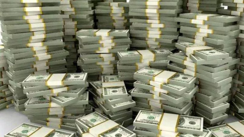 تعويض مواطن بريطاني بمبلغ 3 تريليون دولار بعد إنقطاع الكهرباء عن منزله 3 أيام 