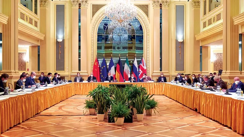 إيران تعقد مفاوضات الاتفاق النووي.. وخبير: إيران تطلب أمانًا من الانسحاب ومزيدًا من المكاسب المادية