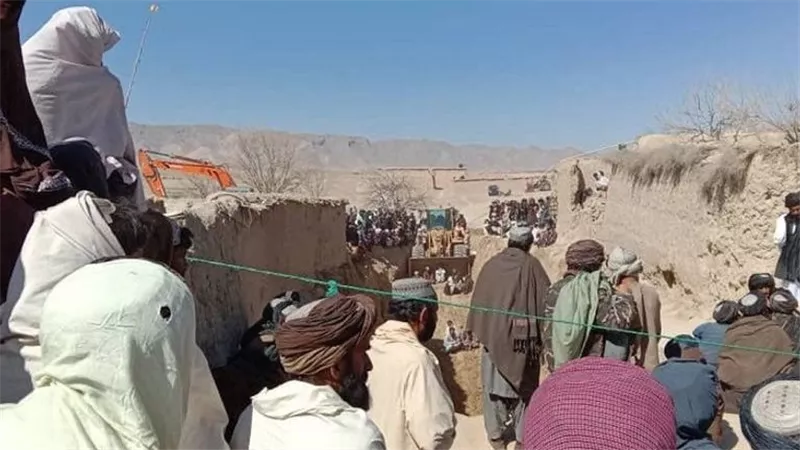 عاجل.. وفاة الطفل العالق في بئر بأفغانستان