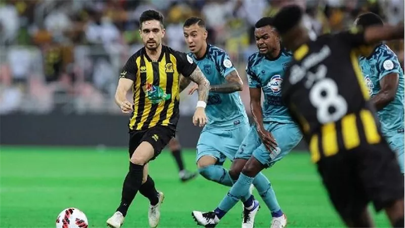 كأس خادم الحرمين الشريفين.. ما هو موعد مباراة التعاون والاتحاد؟