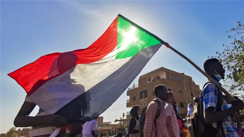 السودان.. الحكومة تتراجع عن قرار هام بعد إعلانه بساعات