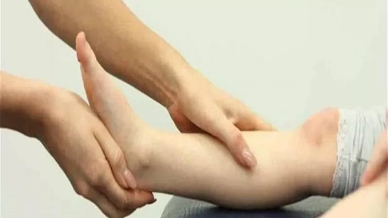  ضمور العضلات الشوكي.. مرض وراثي عصبي عضلي يتسبب في ضعف العضلات( علاجه)