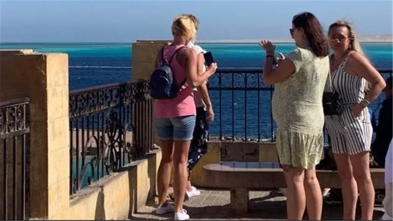 مصر تقدم تسهيلات للسياح الروس والأوكران حتى عودتهم