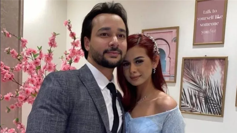  للمرة الثانية.. الفنان المصري محمود المهدي ينفصل عن منى عرفة