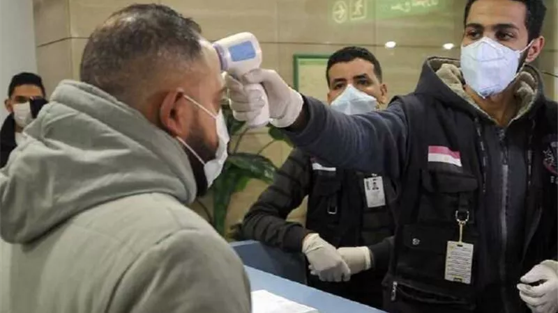 الصحة المصرية: 882 إصابة جديدة بكورونا ووفاة 22 آخرين