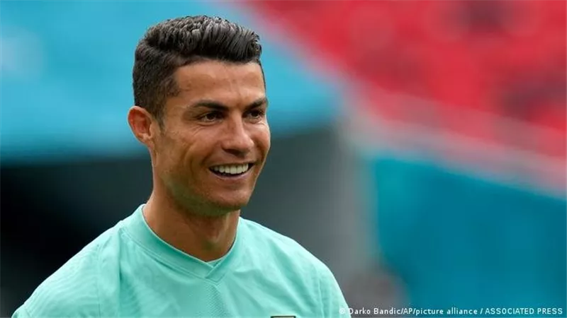 رونالدو يقود هجوم مانشستر يونايتد أمام توتنهام في الدوري الإنجليزي