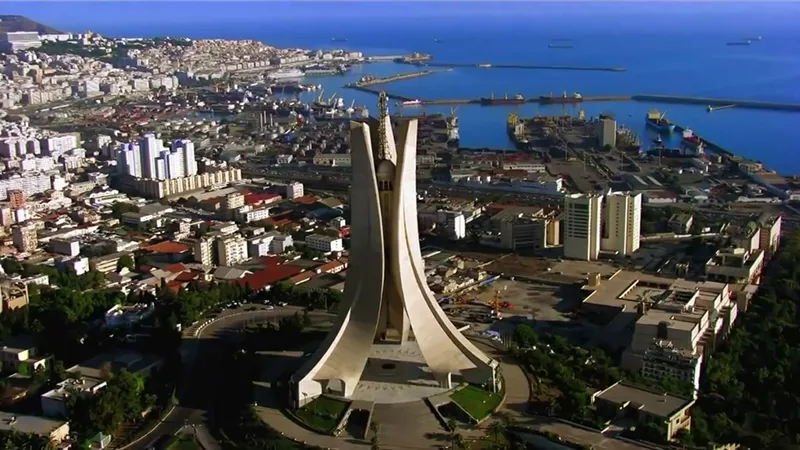 الجزائر.. التحقيق في اختراق حساب وزارة العدل على ''تويتر''