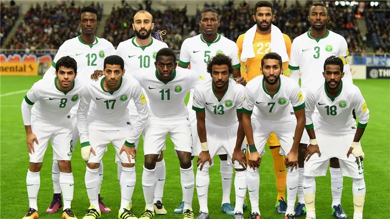 السعودية تتسلح بـ26 لاعبًا لمواجهة الصين وأستراليا
