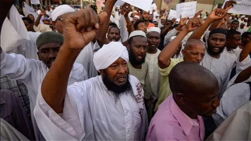 كيف تحاول جماعة الإخوان العودة للمشهد السياسي في السودان؟