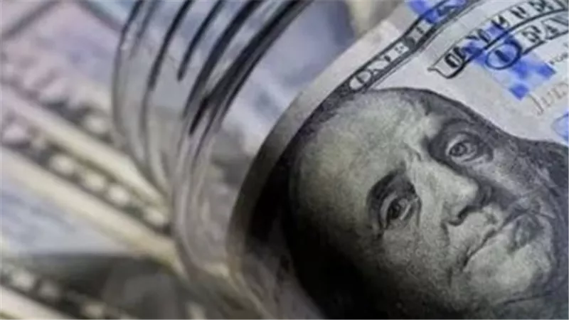 سعر الدولار اليوم في البنوك المصرية.. تفاصيل الشراء والبيع