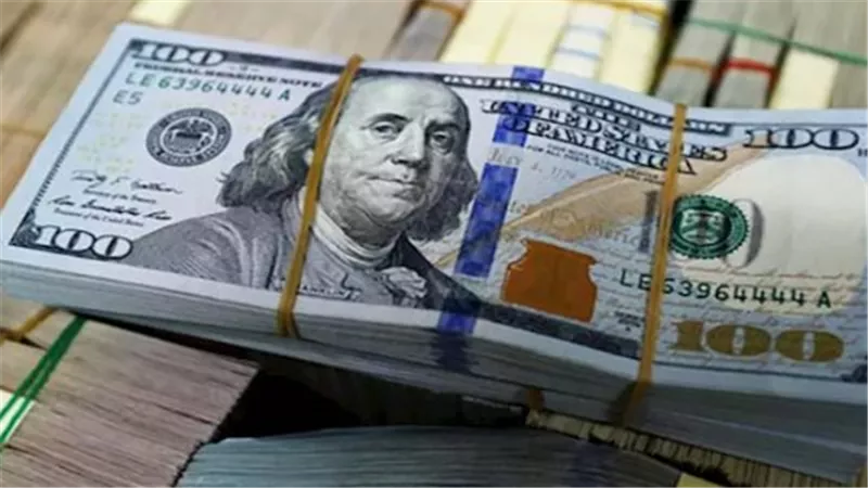 سعر الدولار اليوم.. تعرف على أسعار العملة الأمريكية في 10 بنوك