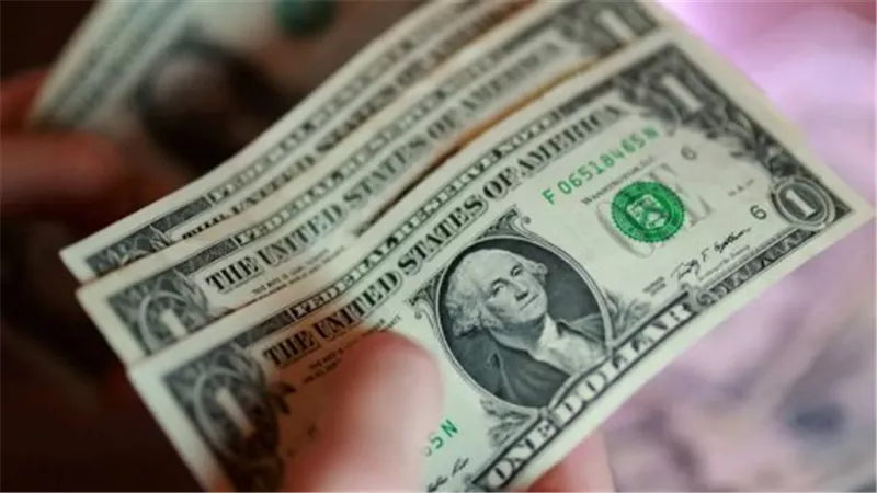 الدولار مستقر.. والسؤال الأهم: إلى أين يتجه خلال الأيام المقبلة؟